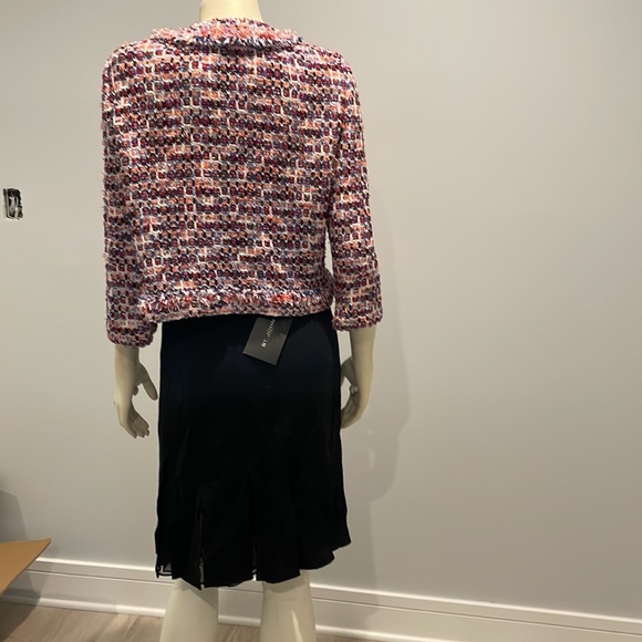 St. John knit blazer and skirt wool elegant - Picture 7 of 11